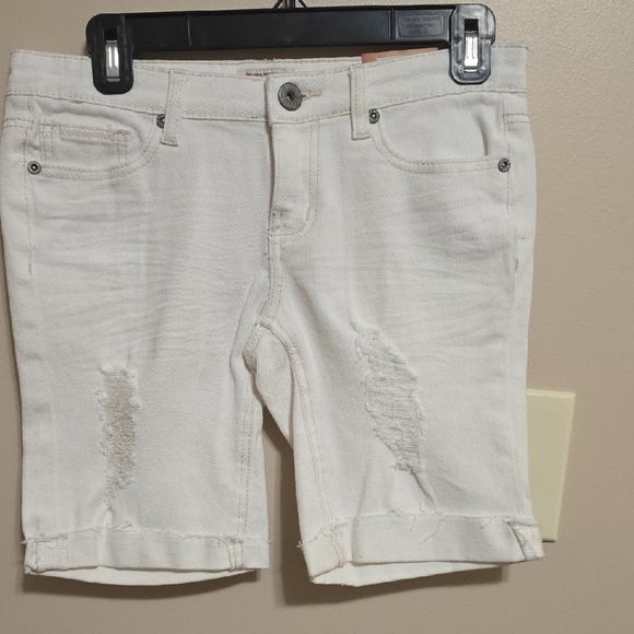Mudd Pants - Mudd Women's Cream Jean Shorts